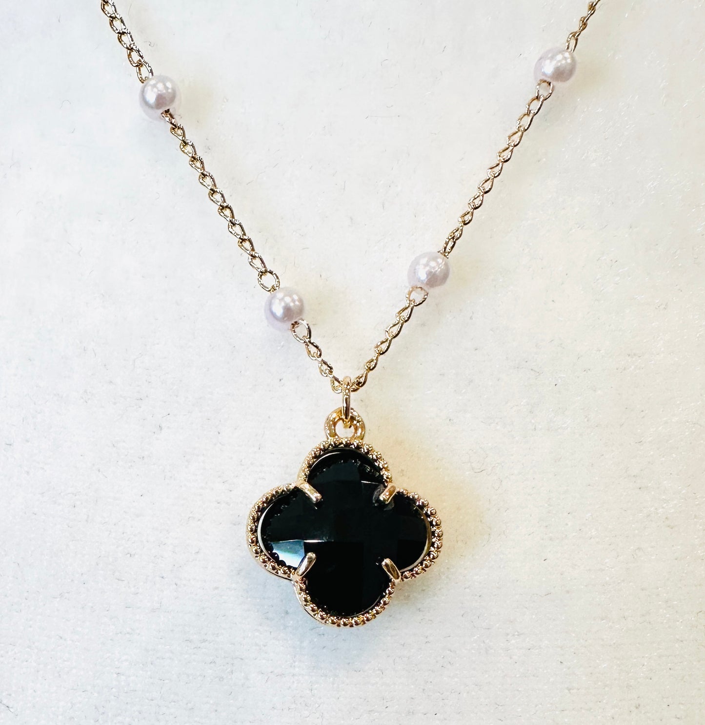 18" Double-Sided Clover Necklace with Pearls – Black & Gold