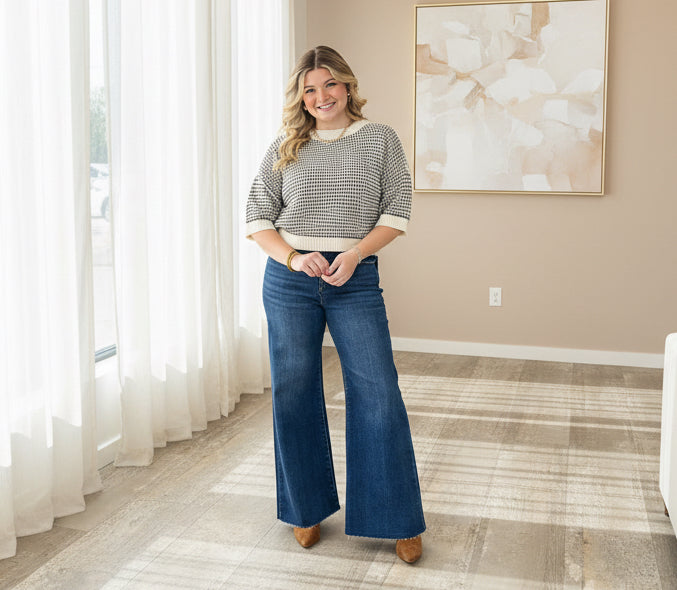 Contrast Stitch Short Sleeve Sweater - Jolie Femme Boutique