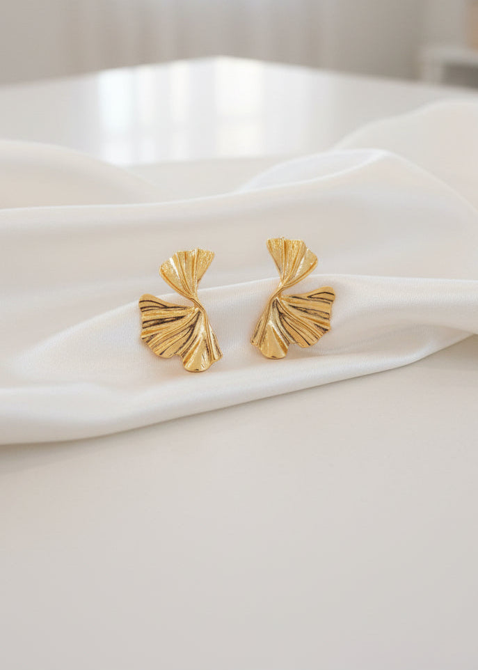Gold Waved Fan Stud Earring