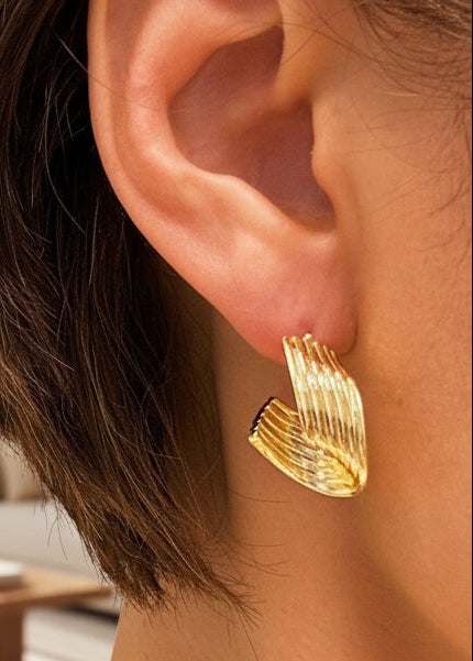 Wave Twisted Hoop Earrings - Jolie Femme Boutique