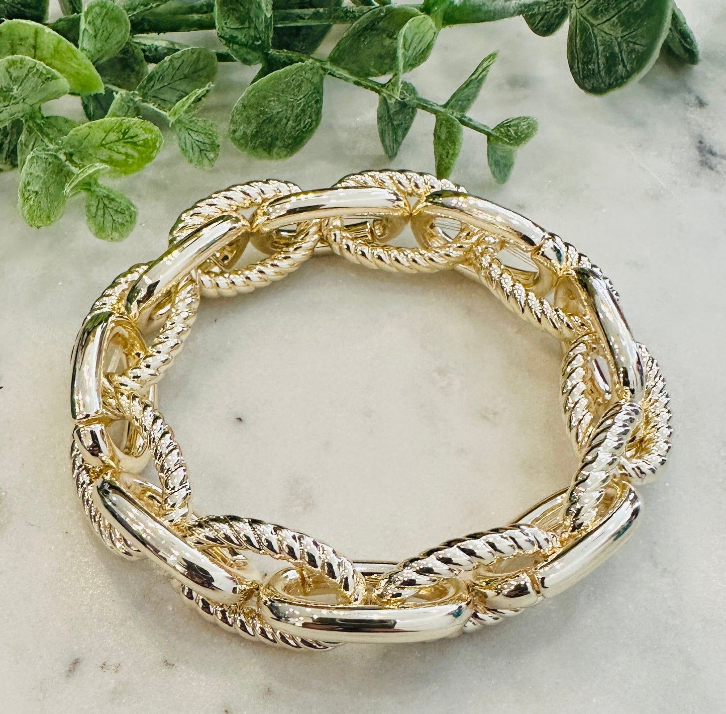 Gold Interlocking Oval Link Bracelet