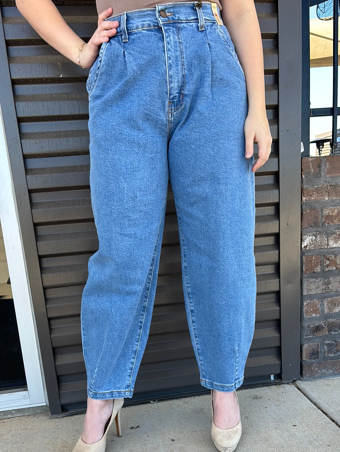 Barrel Jeans  - Jolie Femme Boutique