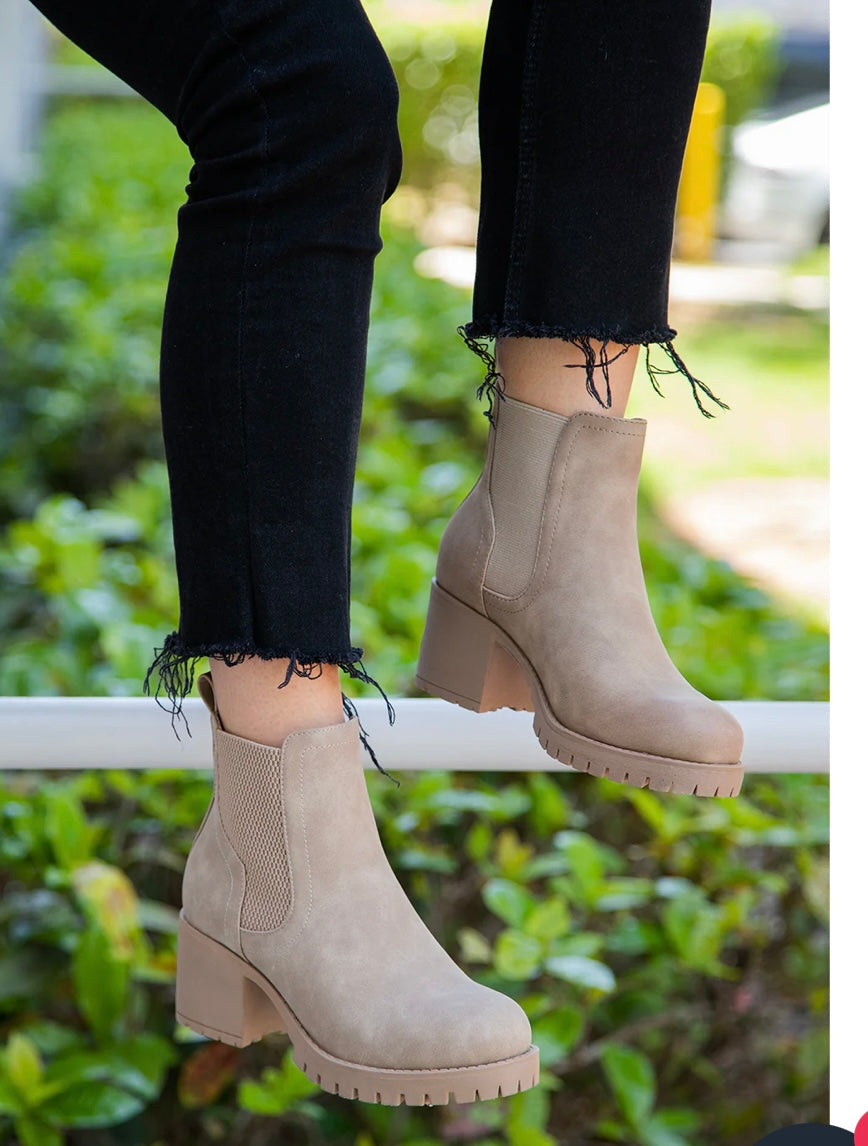 Mia Jonna Bootie - Jolie Femme Boutique