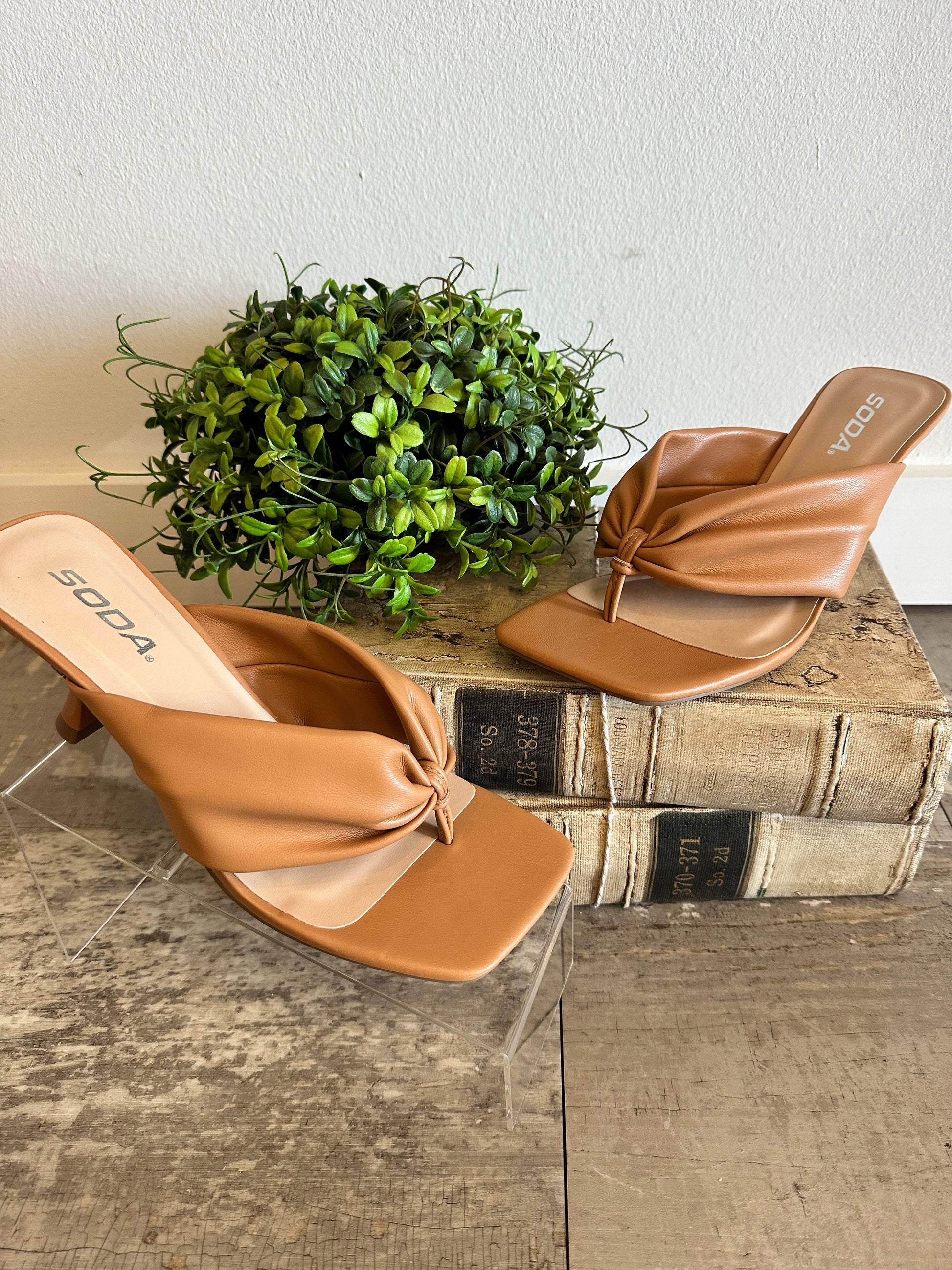 KINSLEY CAMEL - Jolie Femme Boutique