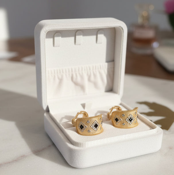 Gold Hoop With Black Clover - Jolie Femme Boutique