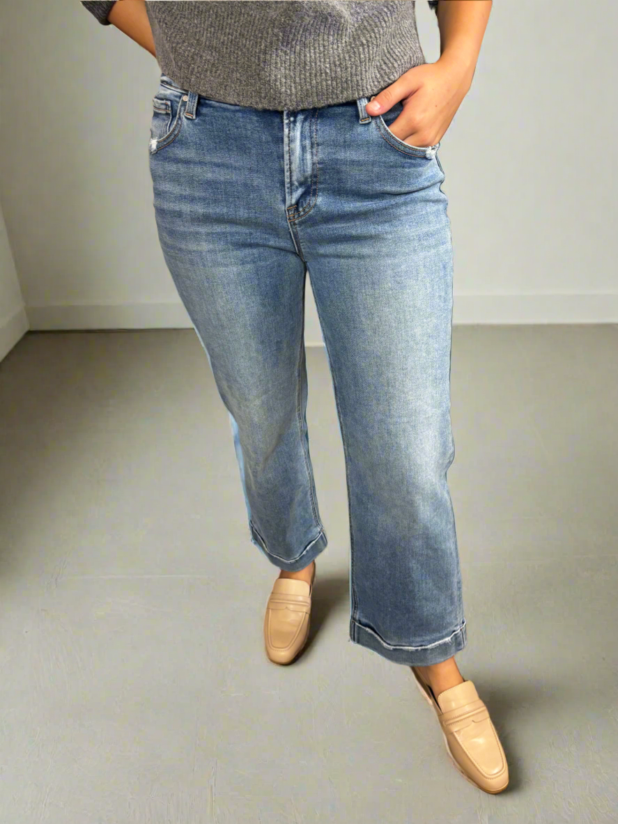 Mid Rise Crop Straight W/ Taylor Cuff Jean