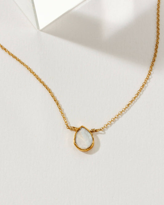 Luna Norte - Gold Delicate Gemstone Necklace- Moonstone - Jolie Femme Boutique