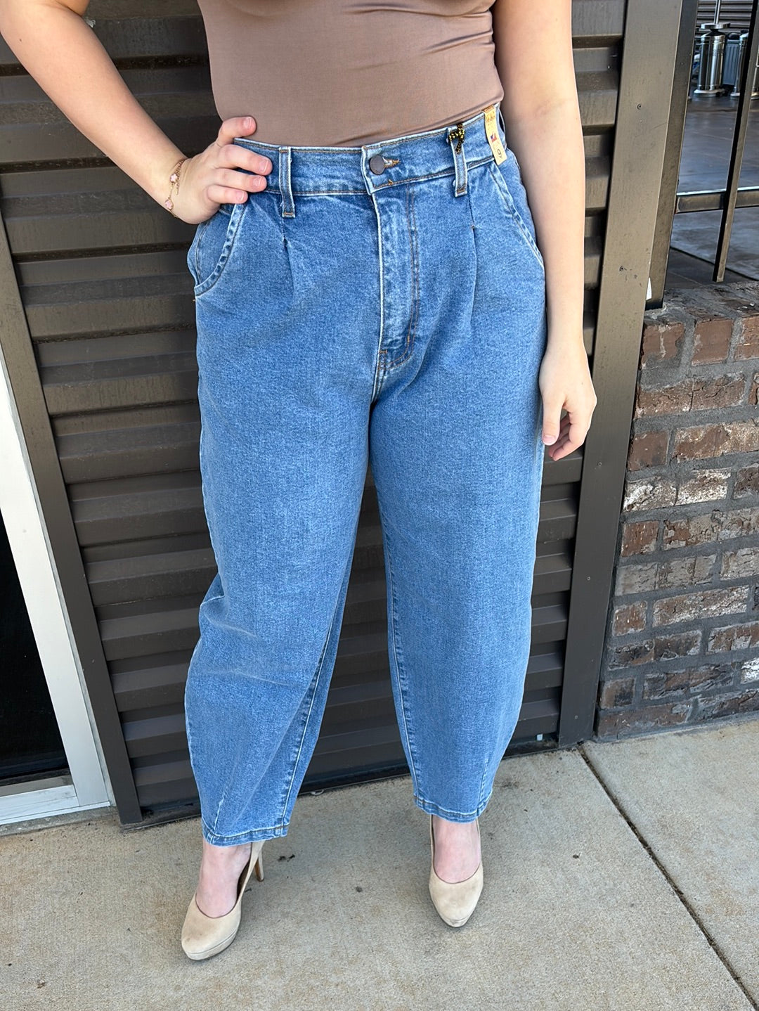 Barrel Jeans ￼ - Jolie Femme Boutique