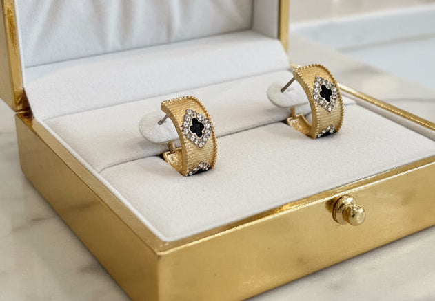 Gold Hoop With Black Clover - Jolie Femme Boutique