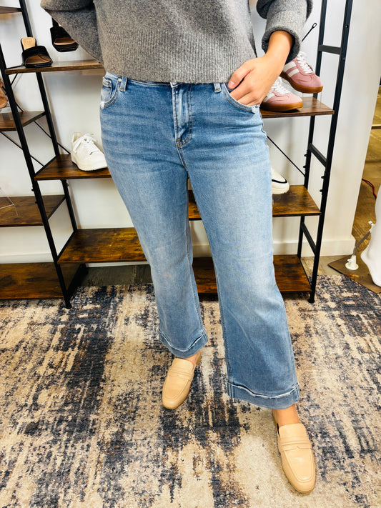 Mid Rise Crop Straight W/ Taylor Cuff Jean