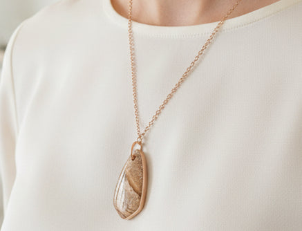 Brown Stone Pendant Necklace - Jolie Femme Boutique