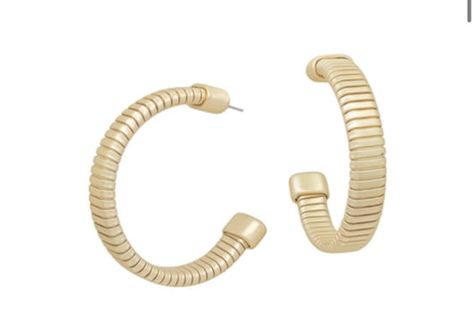 Matte Gold Ribbed Hoop Earring - Jolie Femme Boutique