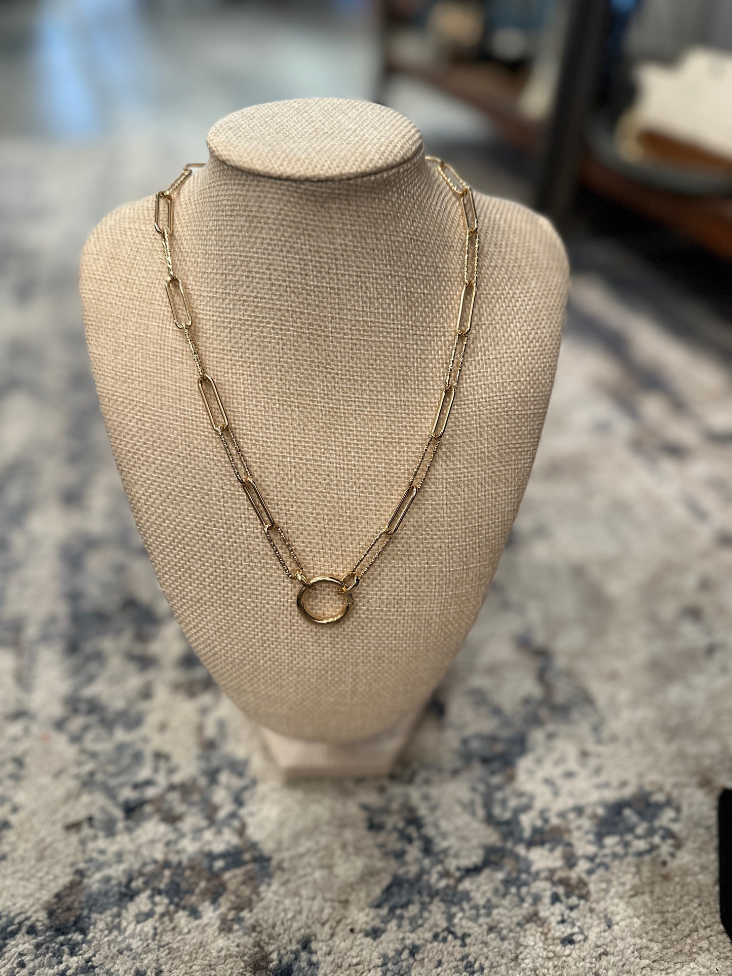 Gold Chain Link With Circle Accent