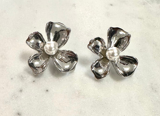 Flower Stud With Peal Accent