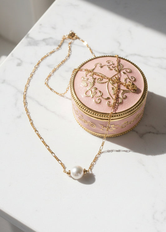 Dainty Pearl Figaro Chain Necklace - Jolie Femme Boutique